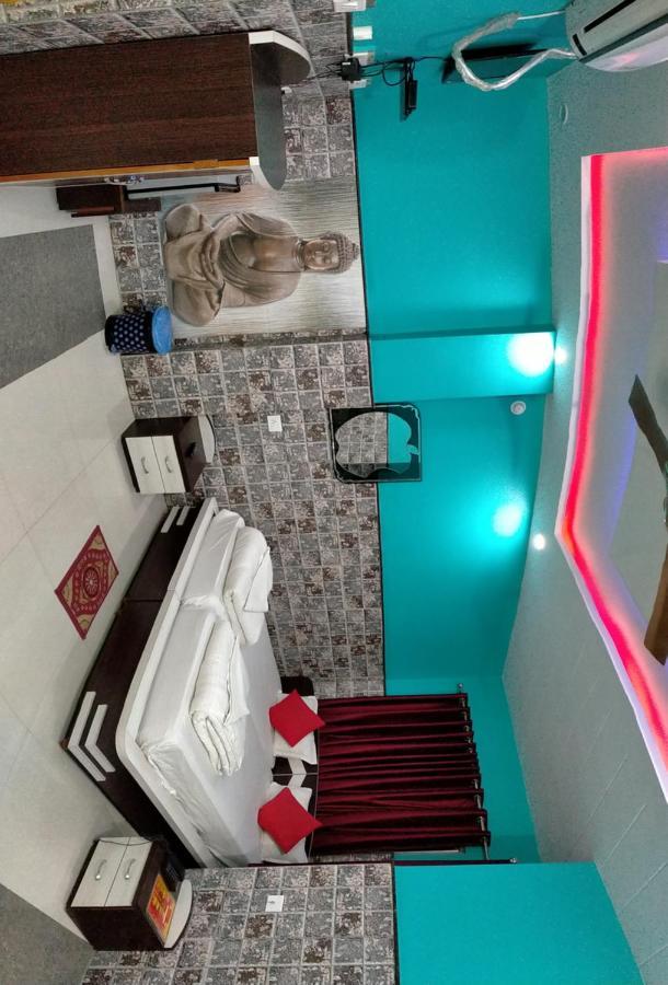 Hotel Bachchan Palace Varanasi Esterno foto