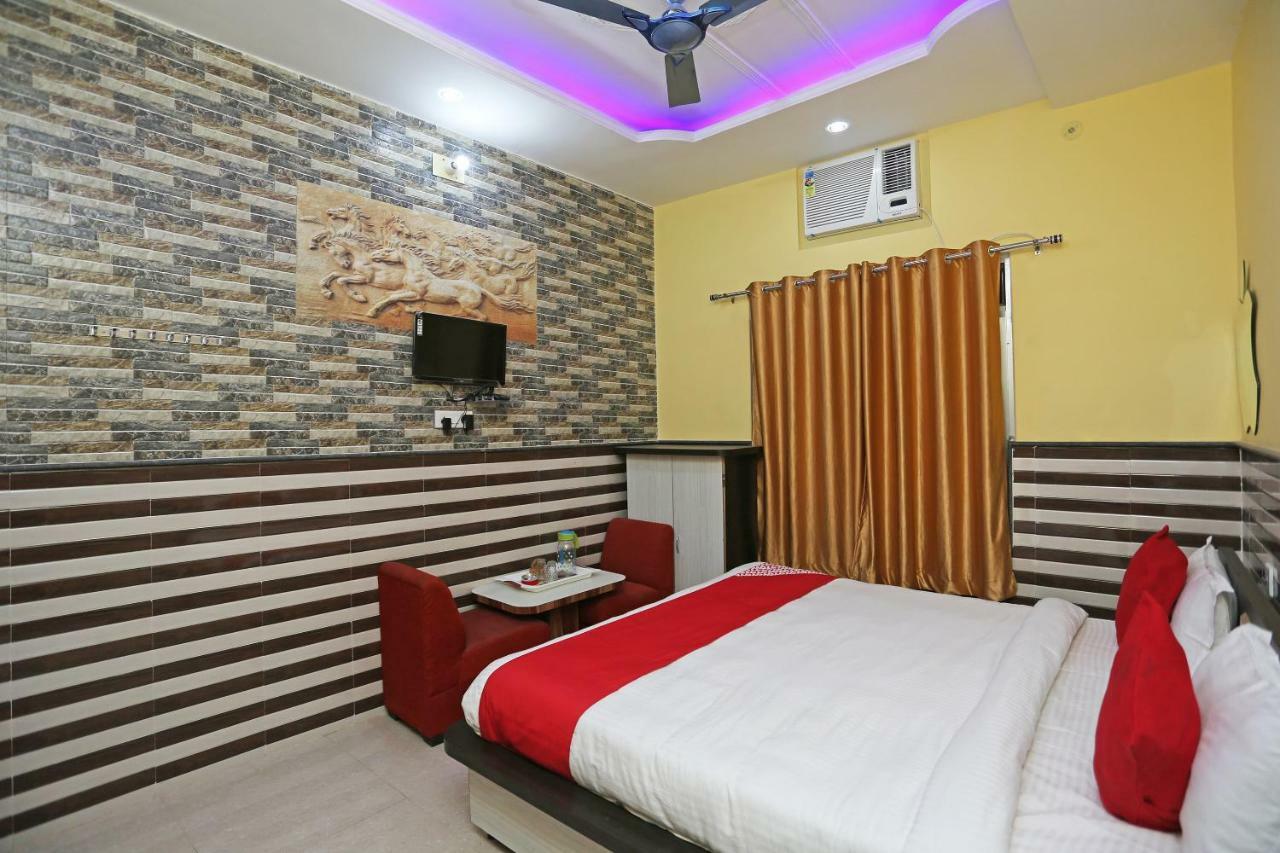 Hotel Bachchan Palace Varanasi Esterno foto