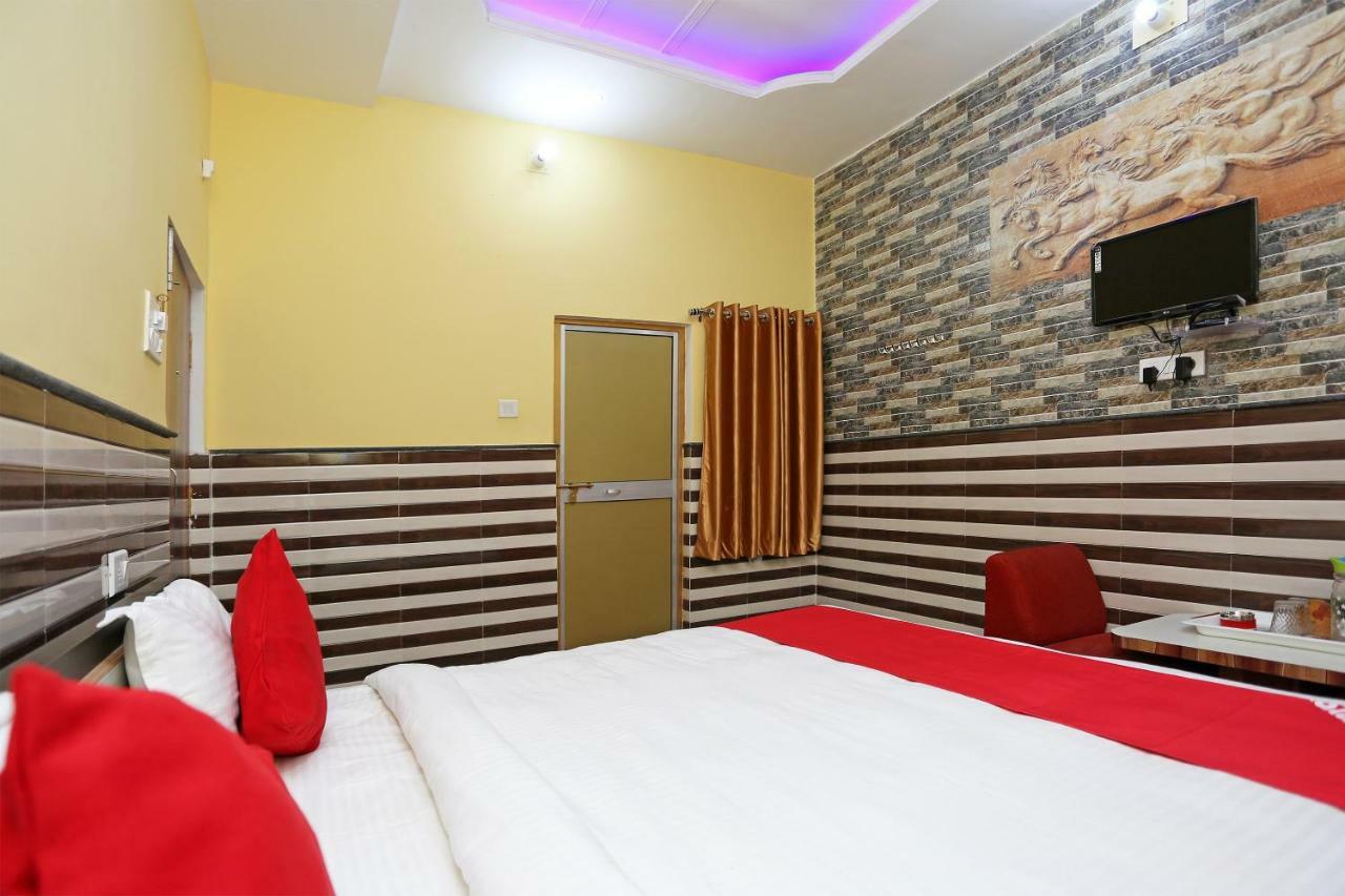 Hotel Bachchan Palace Varanasi Esterno foto