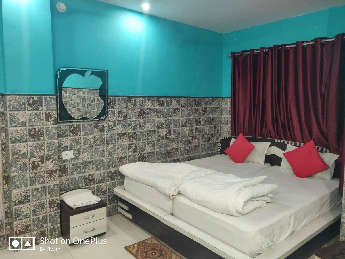 Hotel Bachchan Palace Varanasi Esterno foto