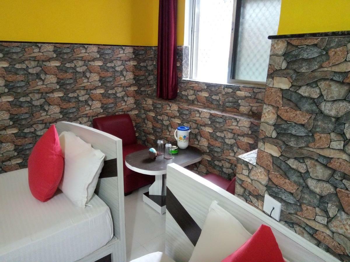 Hotel Bachchan Palace Varanasi Esterno foto