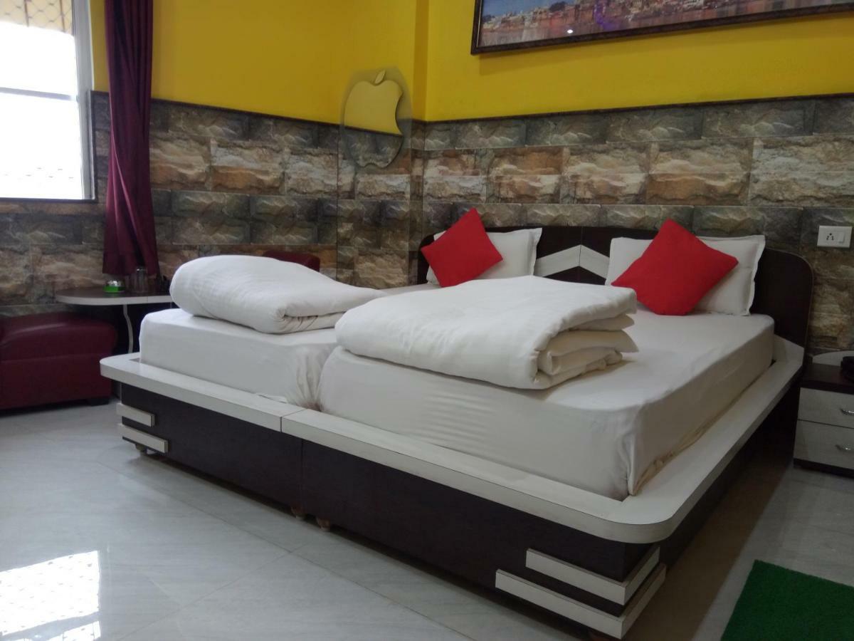 Hotel Bachchan Palace Varanasi Esterno foto